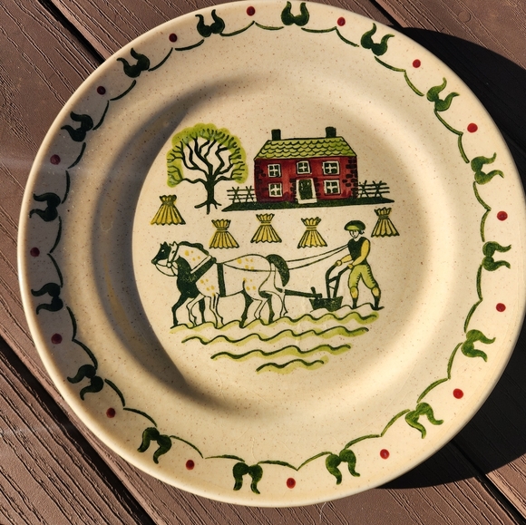 Poppytrail Homestead Provincial 5 dinner dishes no chips - Picture 4 of 5